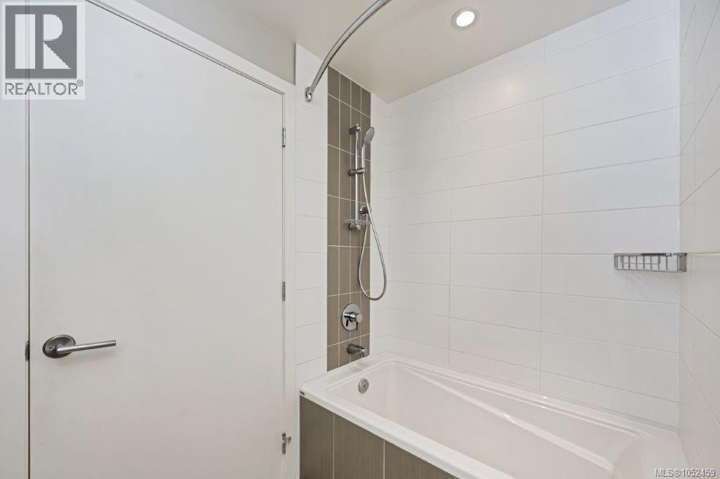 303 640 Michigan St, Victoria - Image 1