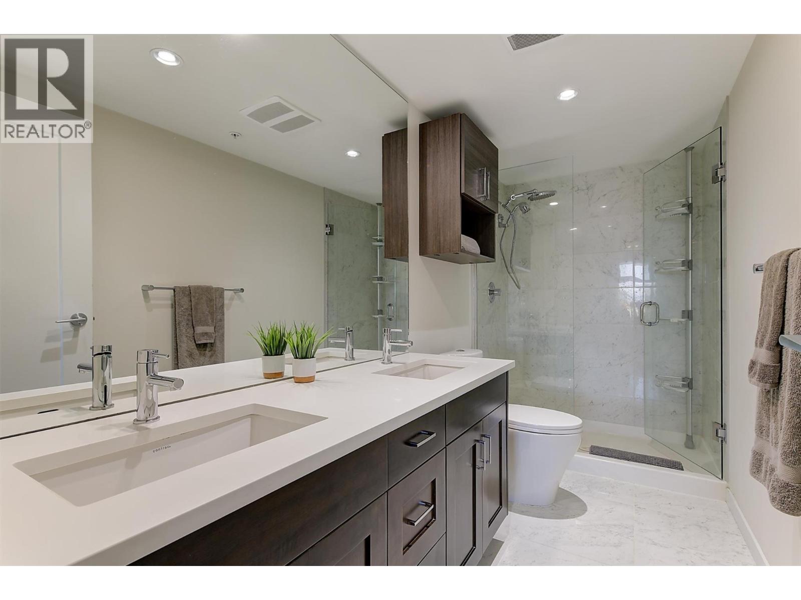 #401 485 Groves Avenue - 30