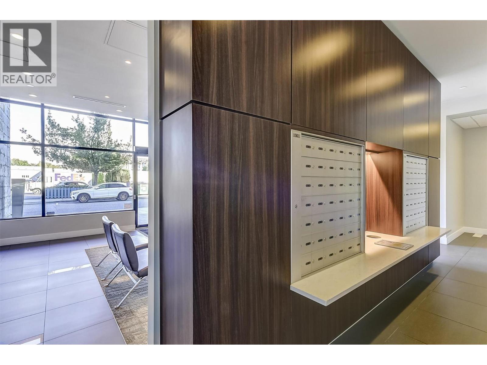 #401 485 Groves Avenue - 5