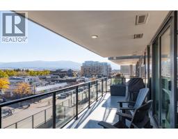 Kitchen - 485 Groves Avenue Unit# 401, Kelowna, BC V1Y0C1 Photo 11