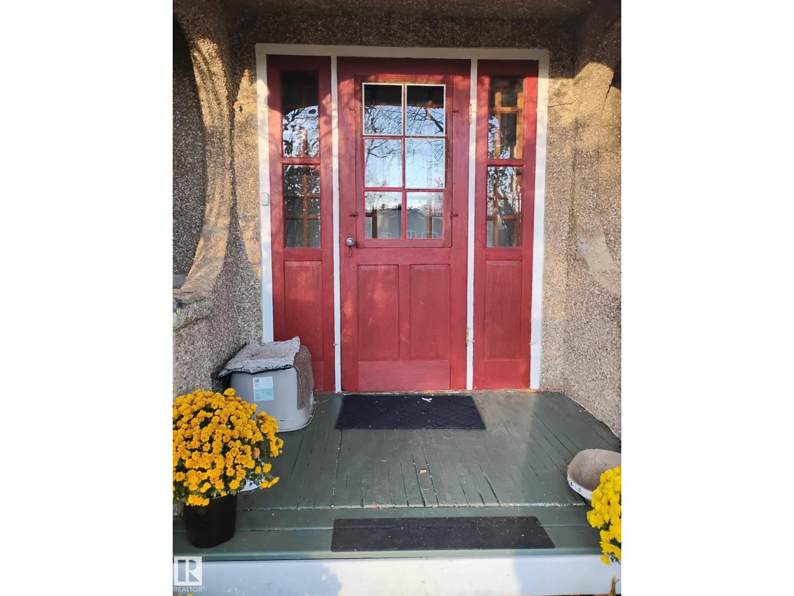 4916 51 ave photo 5