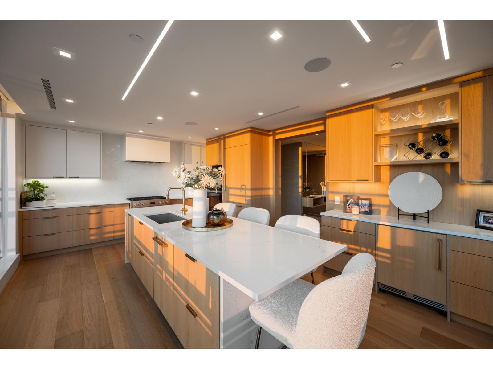 1602 1473 JOHNSTON ROAD, White Rock - Image 1