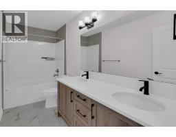541 Baywater Manor Sw, Airdrie, AB T4B0A7 Photo 30