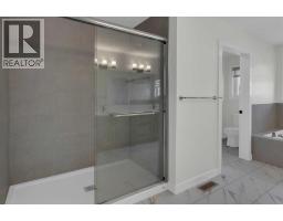 541 Baywater Manor Sw, Airdrie, AB T4B0A7 Photo 25
