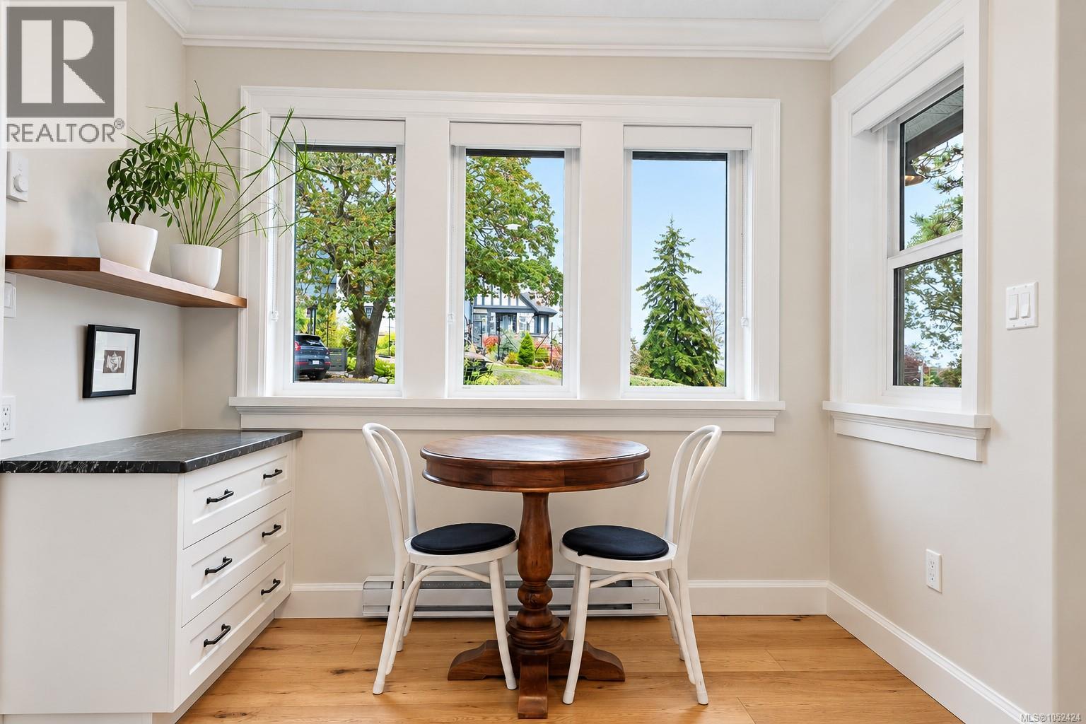 901 Foul Bay Rd, Victoria - Image 1