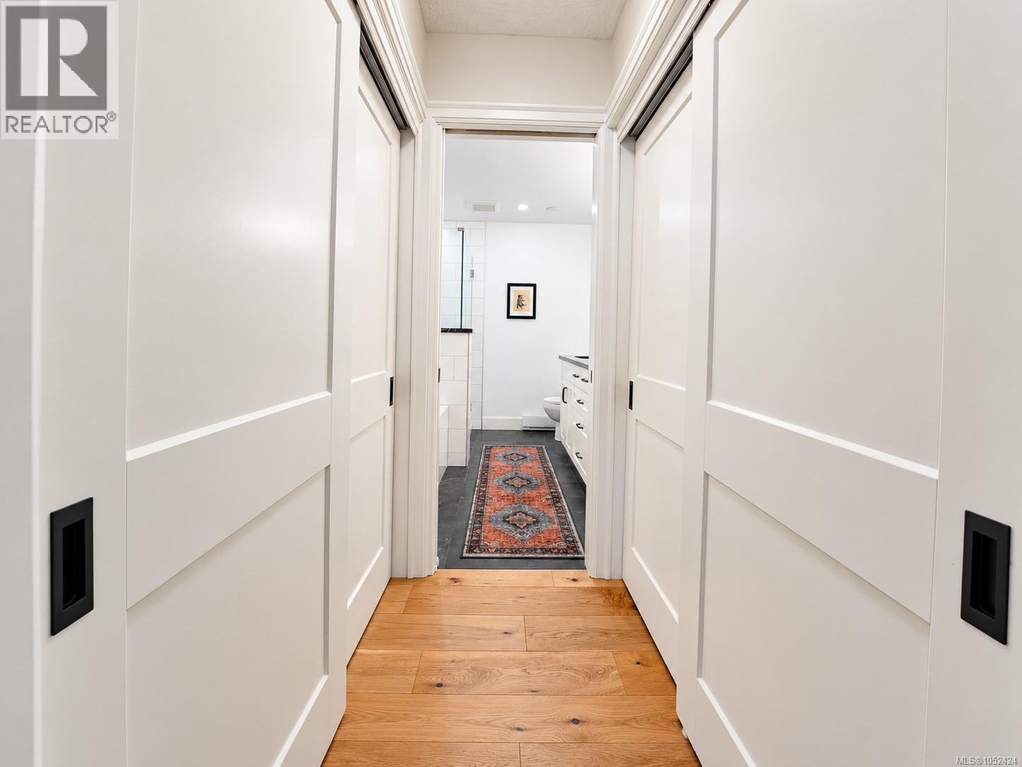 901 Foul Bay Rd, Victoria - Image 1