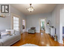 4pc Bathroom - 1512 6 Avenue S, Lethbridge, AB T1J1B1 Photo 12