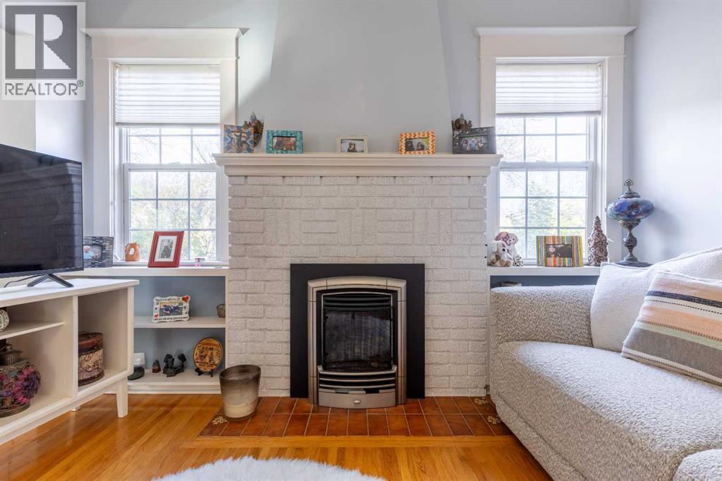 1512 6 Avenue S, photo 11 of 49