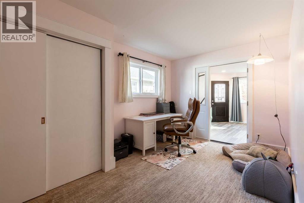 1512 6 Avenue S, photo 18 of 49