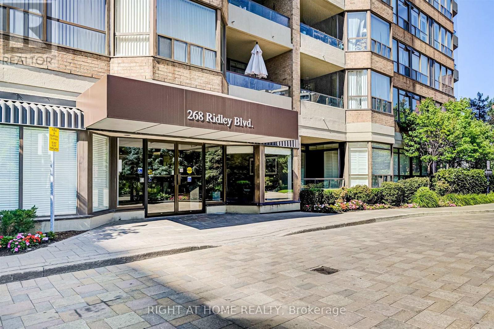 611- 268 Ridley Boulevard, Toronto, ON photo 2