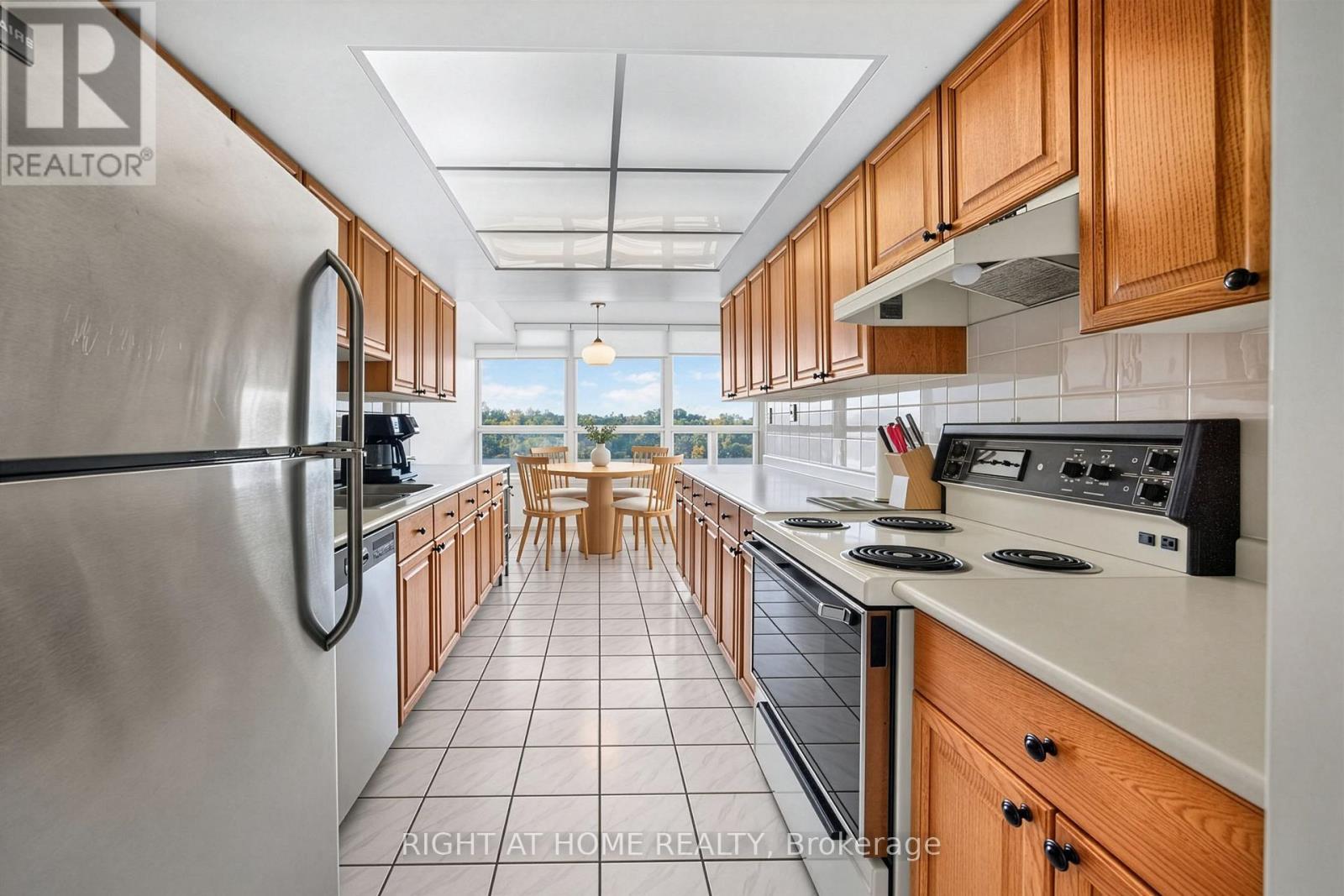 611- 268 Ridley Boulevard, Toronto, ON photo 22