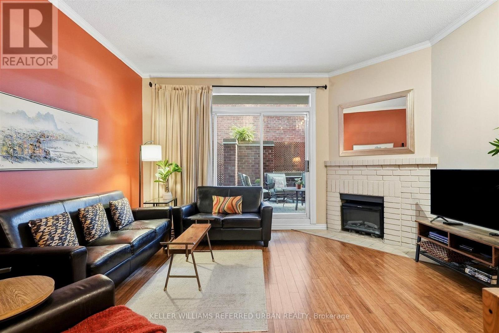 58 St Nicholas Street, Toronto, ON
