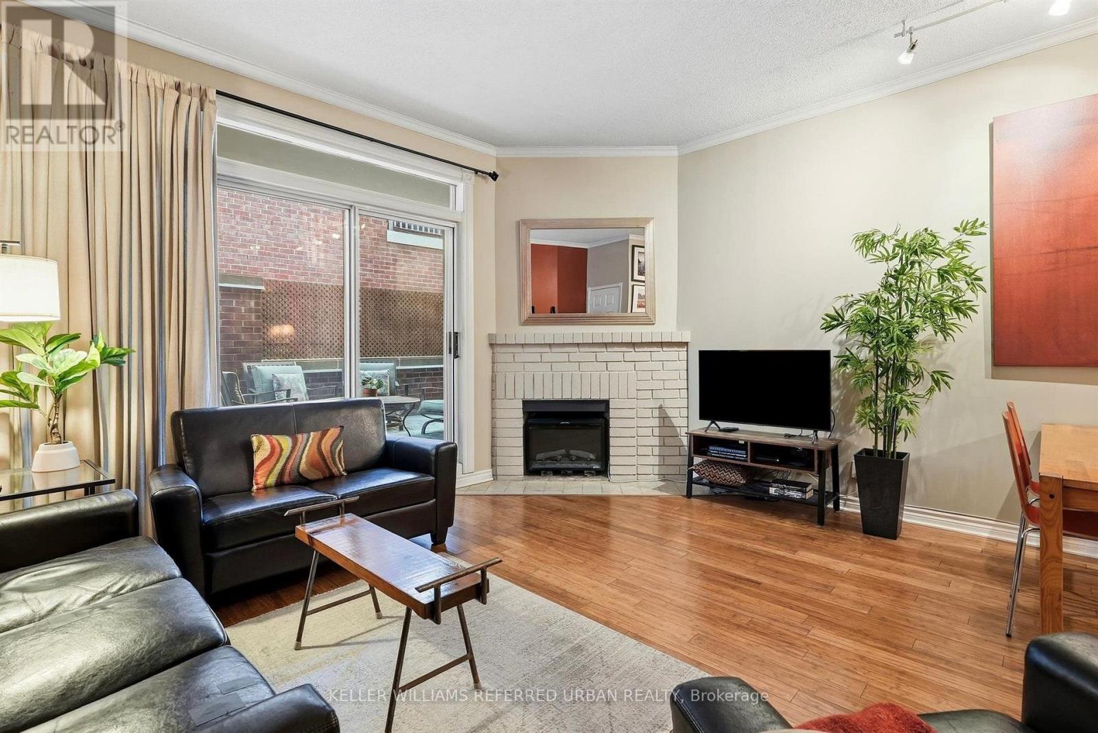 58 St Nicholas Street, Toronto, ON photo 13