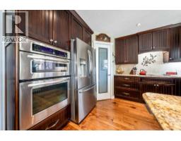 2pc Bathroom - 7 Springbank View Sw, Calgary, AB T3H4J5 Photo 13