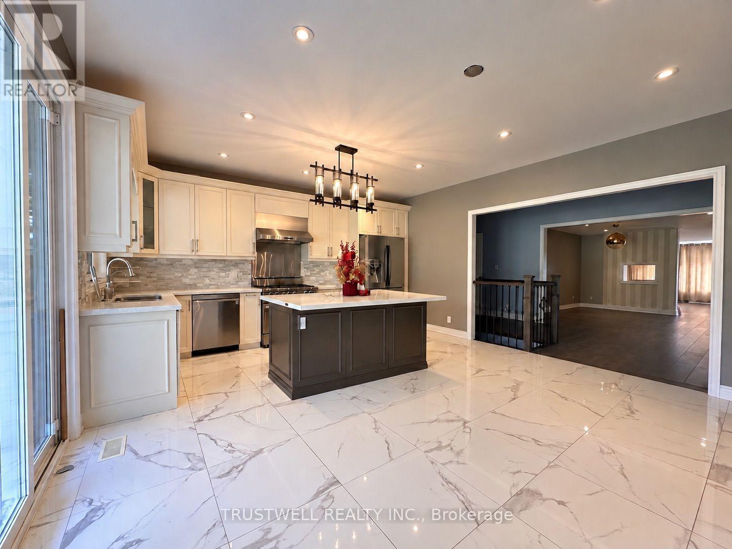 299 SUNSET BOULEVARD, Whitchurch-Stouffville (Stouffville) — photo 4