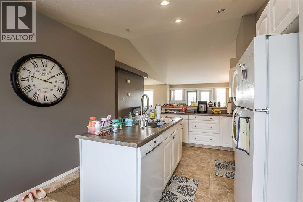 20 Taylor Mews SE, Medicine Hat — photo 18