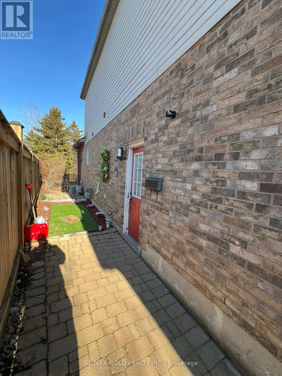 199 SUNFOREST DRIVE, Brampton (Heart Lake West) — photo 2