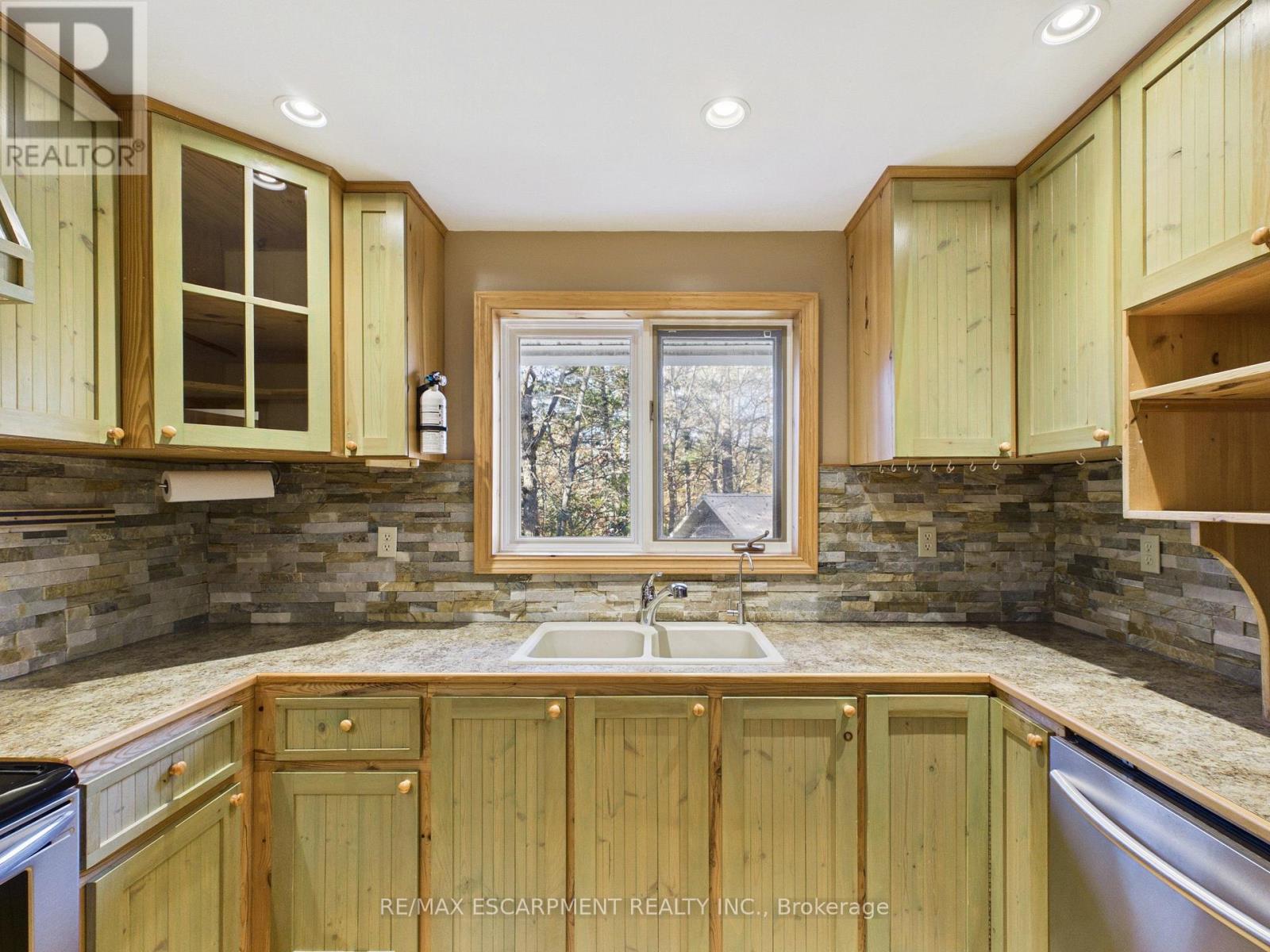 55 MARY LAKE CRESCENT - 9