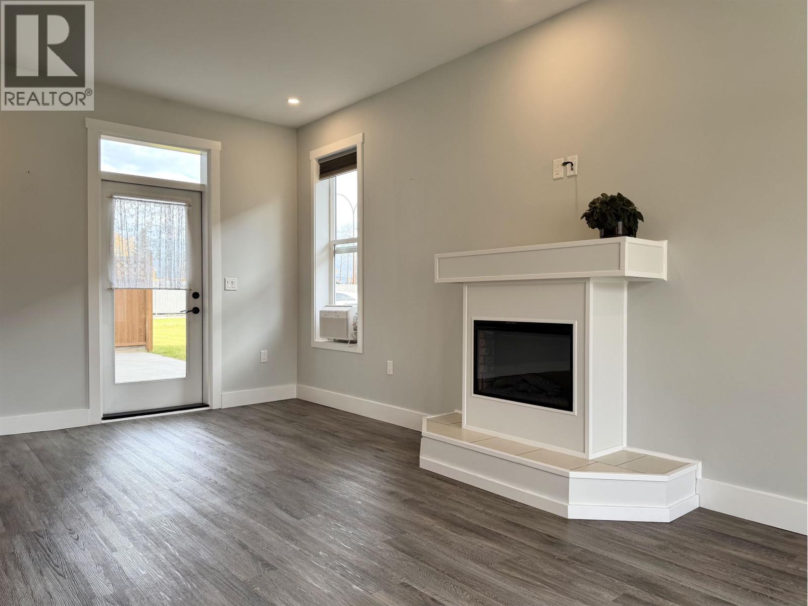102 3390 FIRST AVENUE, Smithers - Image 1