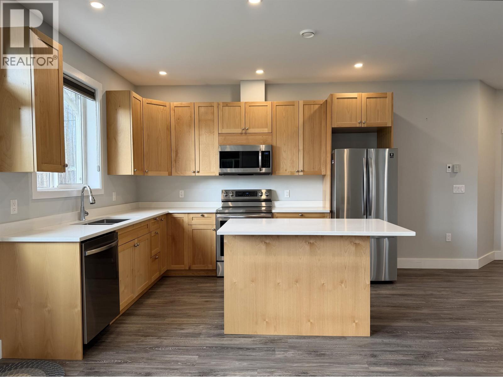 102 3390 FIRST AVENUE, Smithers - Image 1