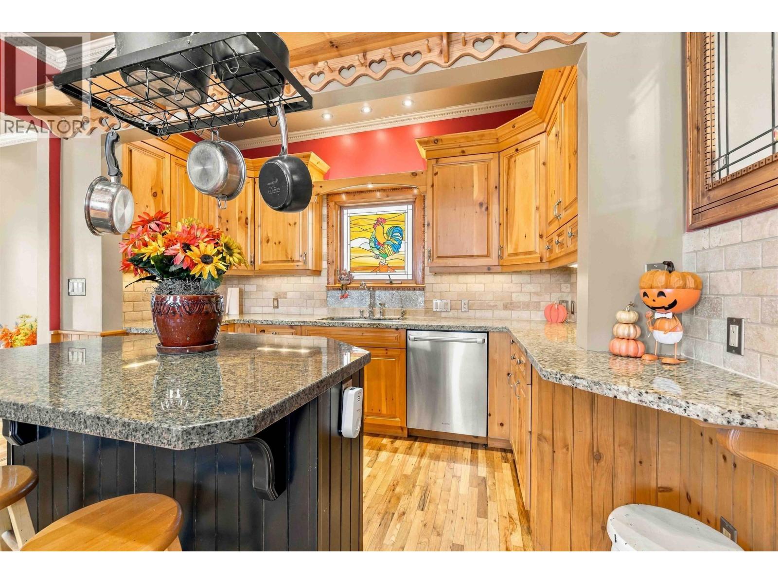 Photo of 97 E KING EDWARD AVENUE 10