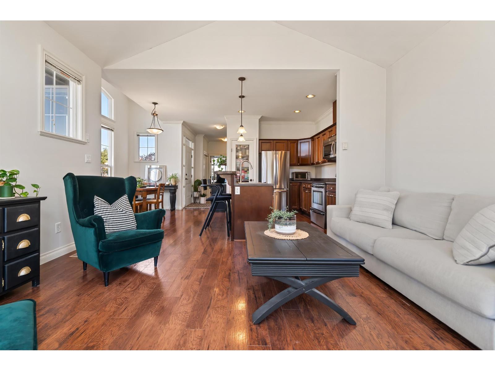 Photo of 33 6577 SOUTHDOWNE PLACE, Sardis South 10