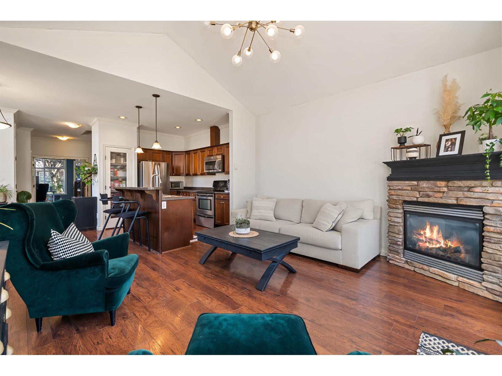 Photo of 33 6577 SOUTHDOWNE PLACE, Sardis South 9