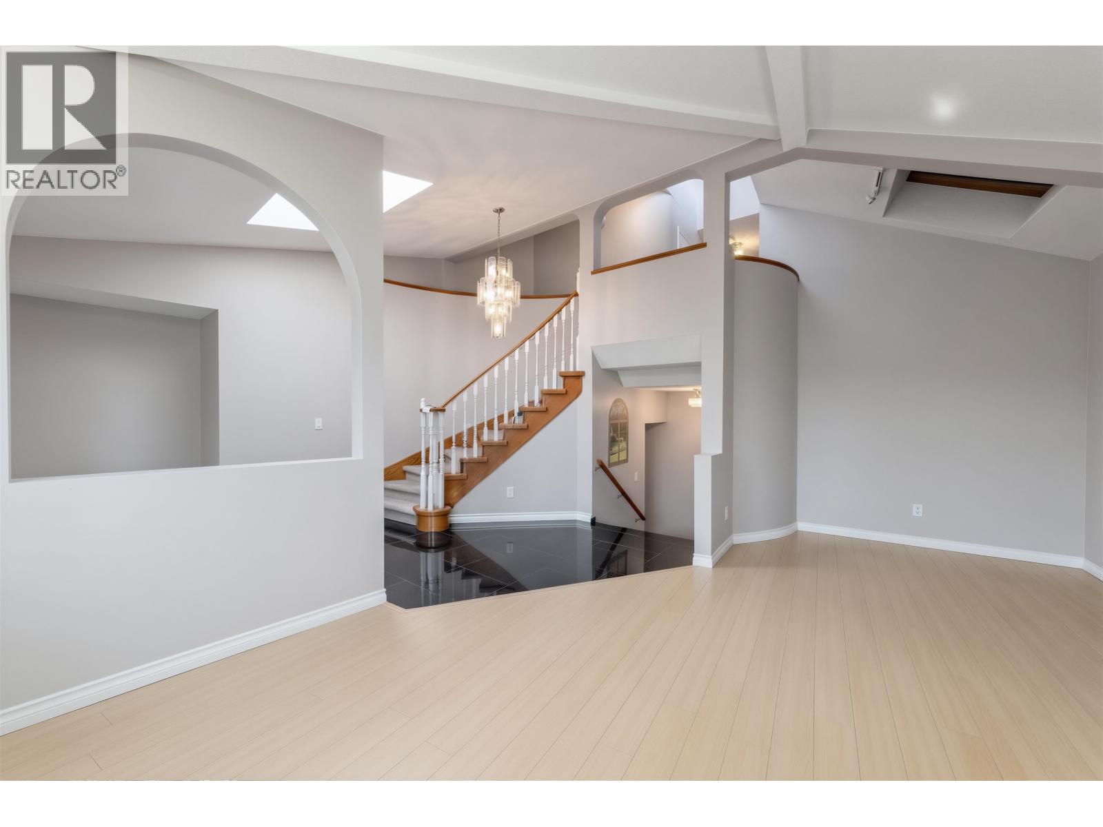 2553 E 22ND AVENUE, Vancouver - Image 1