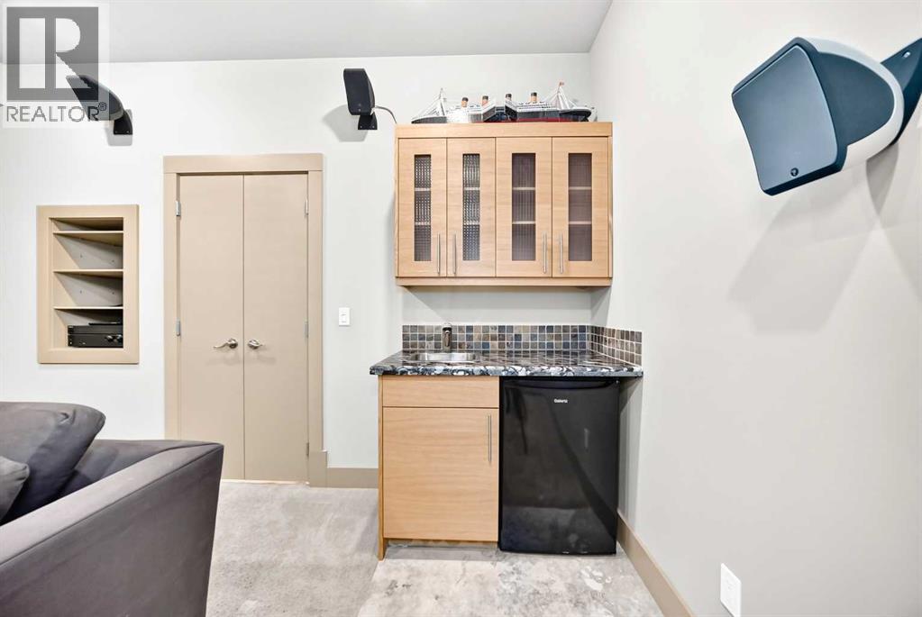 1031 19 Avenue SE photo 37