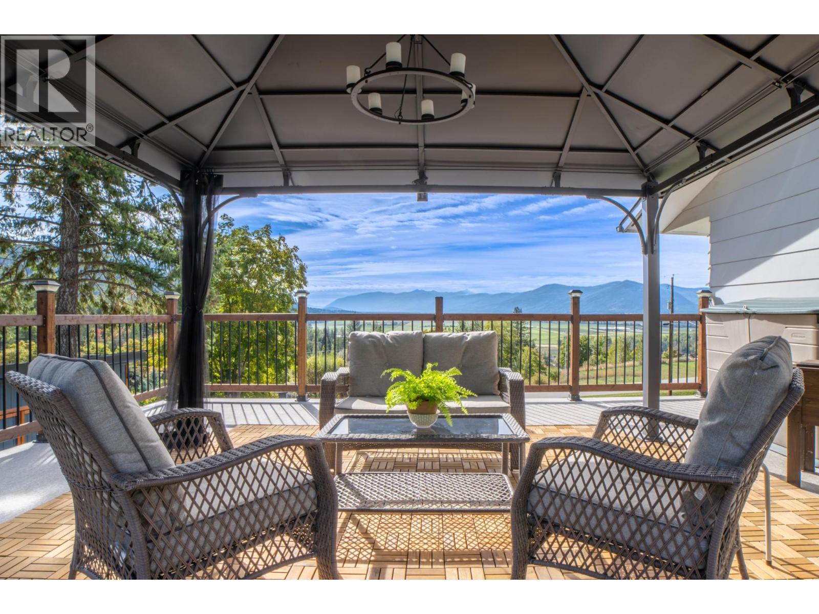 960 MONROSE Road, Wynndel - Image 1