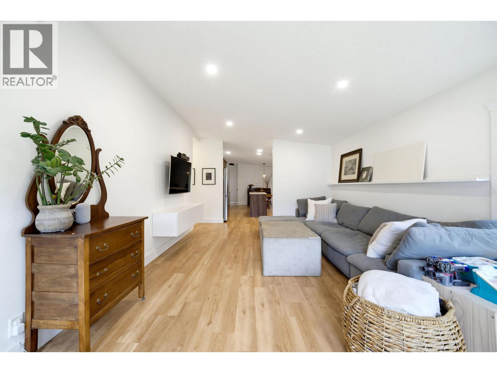 7241 46 Street NE, Salmon Arm - Image 1
