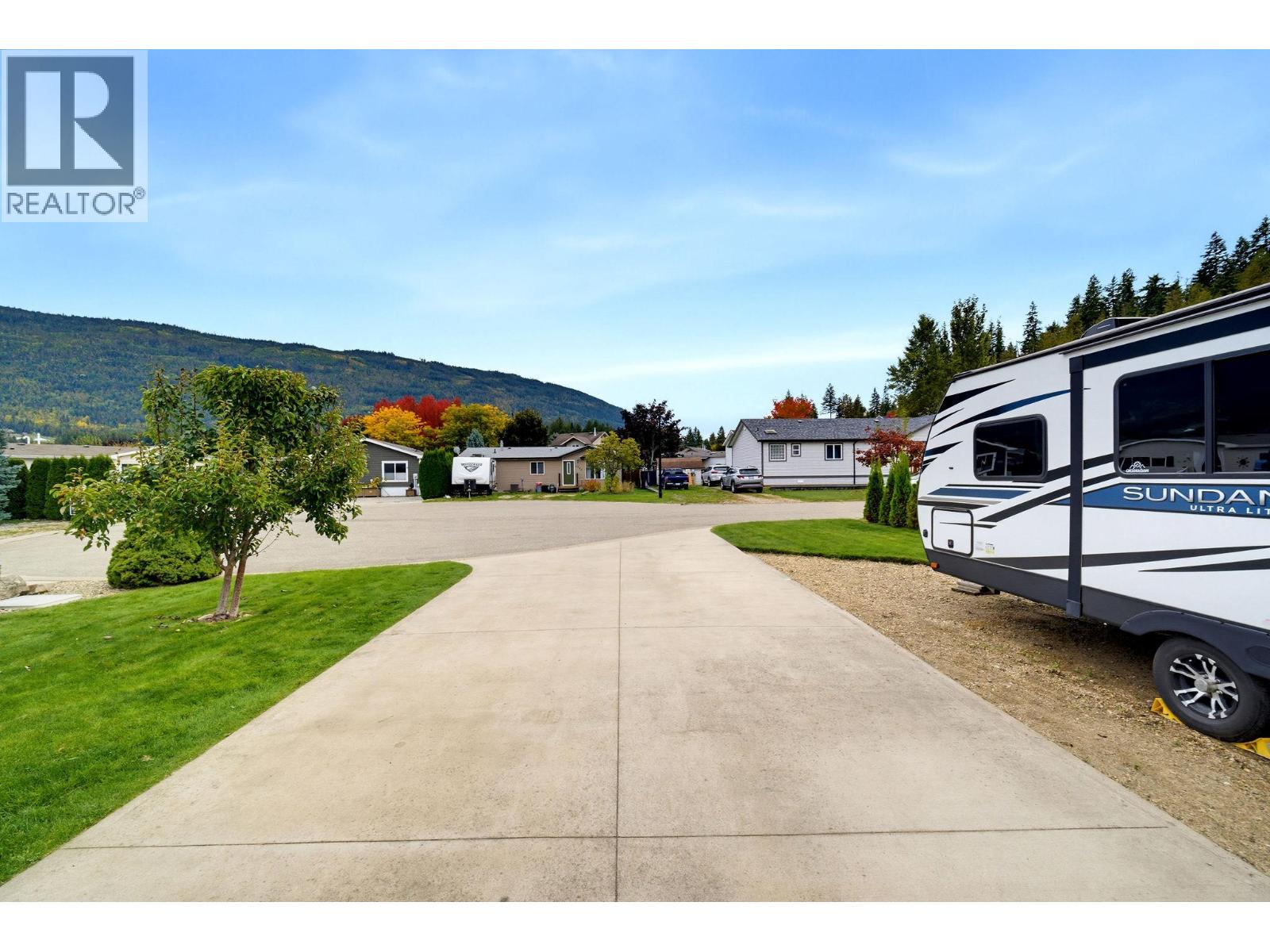7241 46 Street NE, Salmon Arm - Image 1