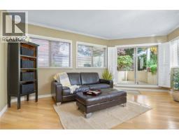 Kitchen - 104 930 North Park St, Victoria, BC V8T1C6 Photo 6