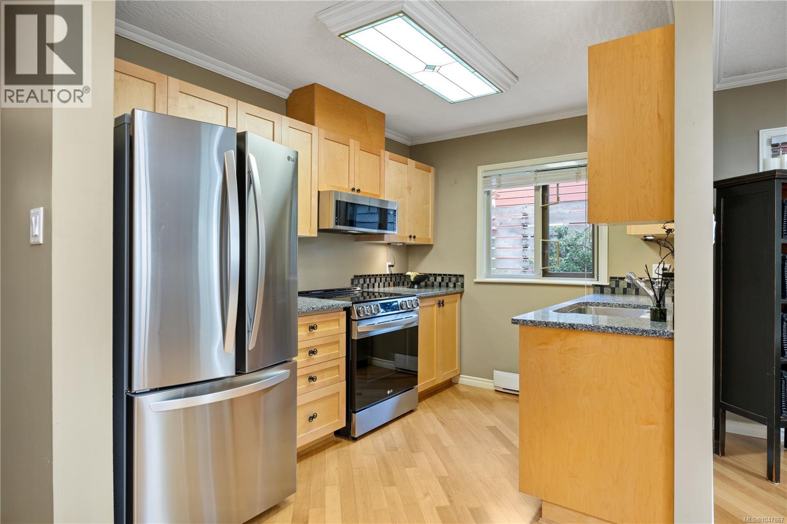 104 930 North Park St, Victoria - Image 1