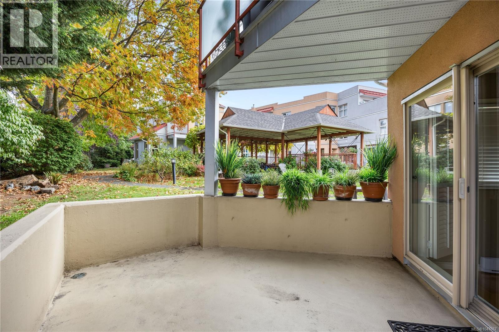 104 930 North Park St, Victoria - Image 1