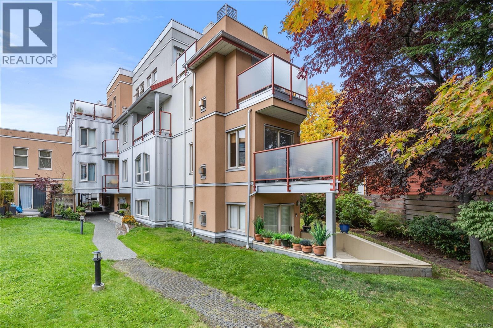 104 930 North Park St, Victoria - Image 1
