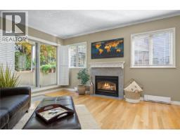 Living room - 104 930 North Park St, Victoria, BC V8T1C6 Photo 7