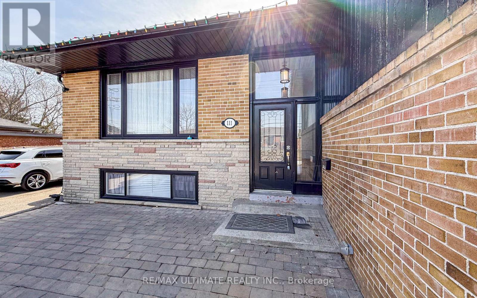 MAIN - 111 COMBE AVENUE, Toronto (Bathurst Manor)