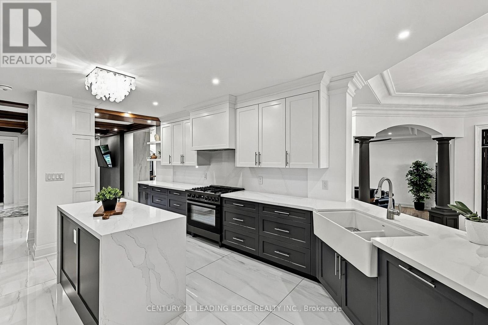 134 Front Street East, Whitby, ON photo 18
