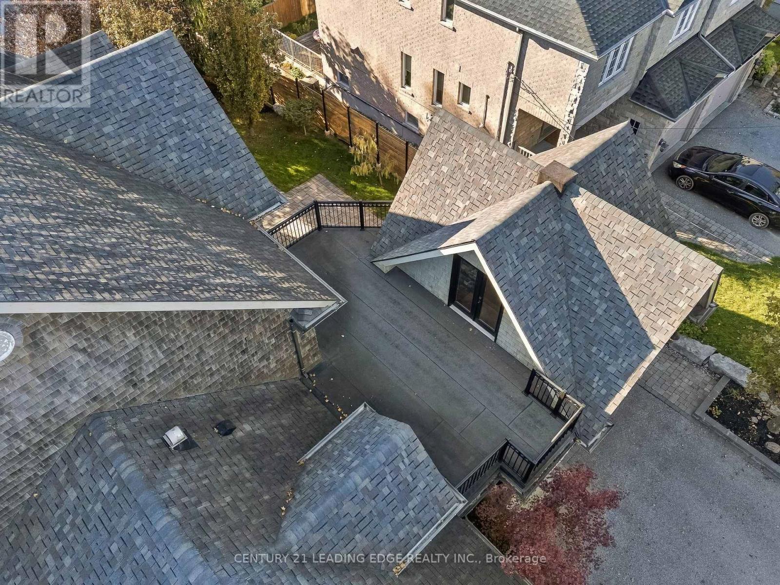 134 Front Street East, Whitby, ON photo 41