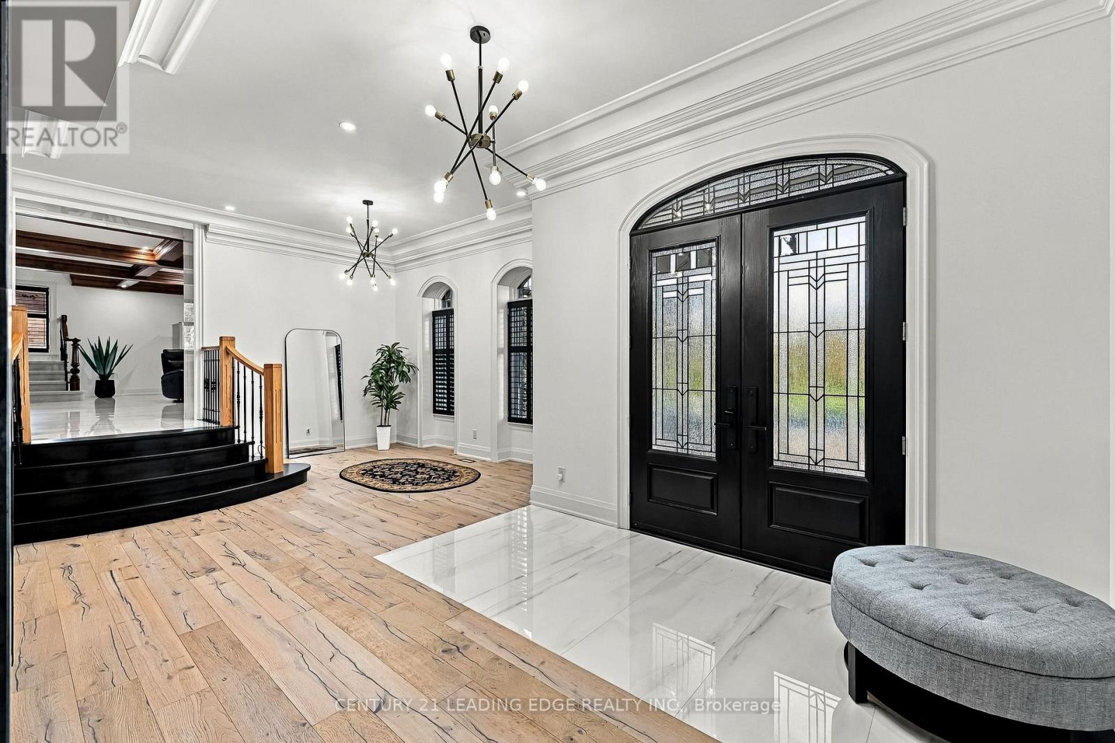 134 Front Street East, Whitby, ON photo 8