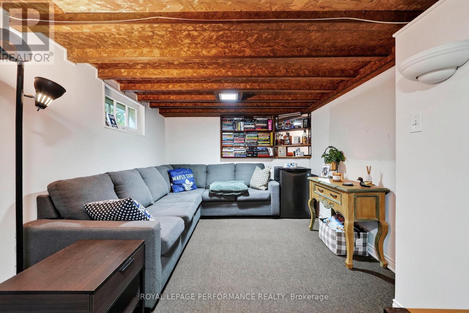 1404 GALLINGER AVENUE - 27