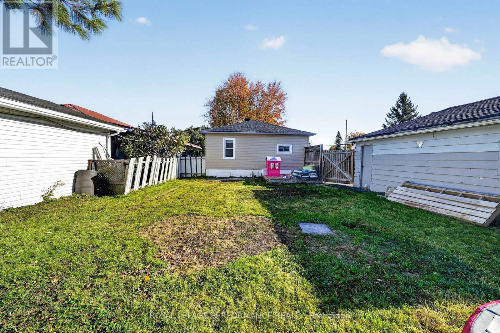 1404 GALLINGER AVENUE - 31