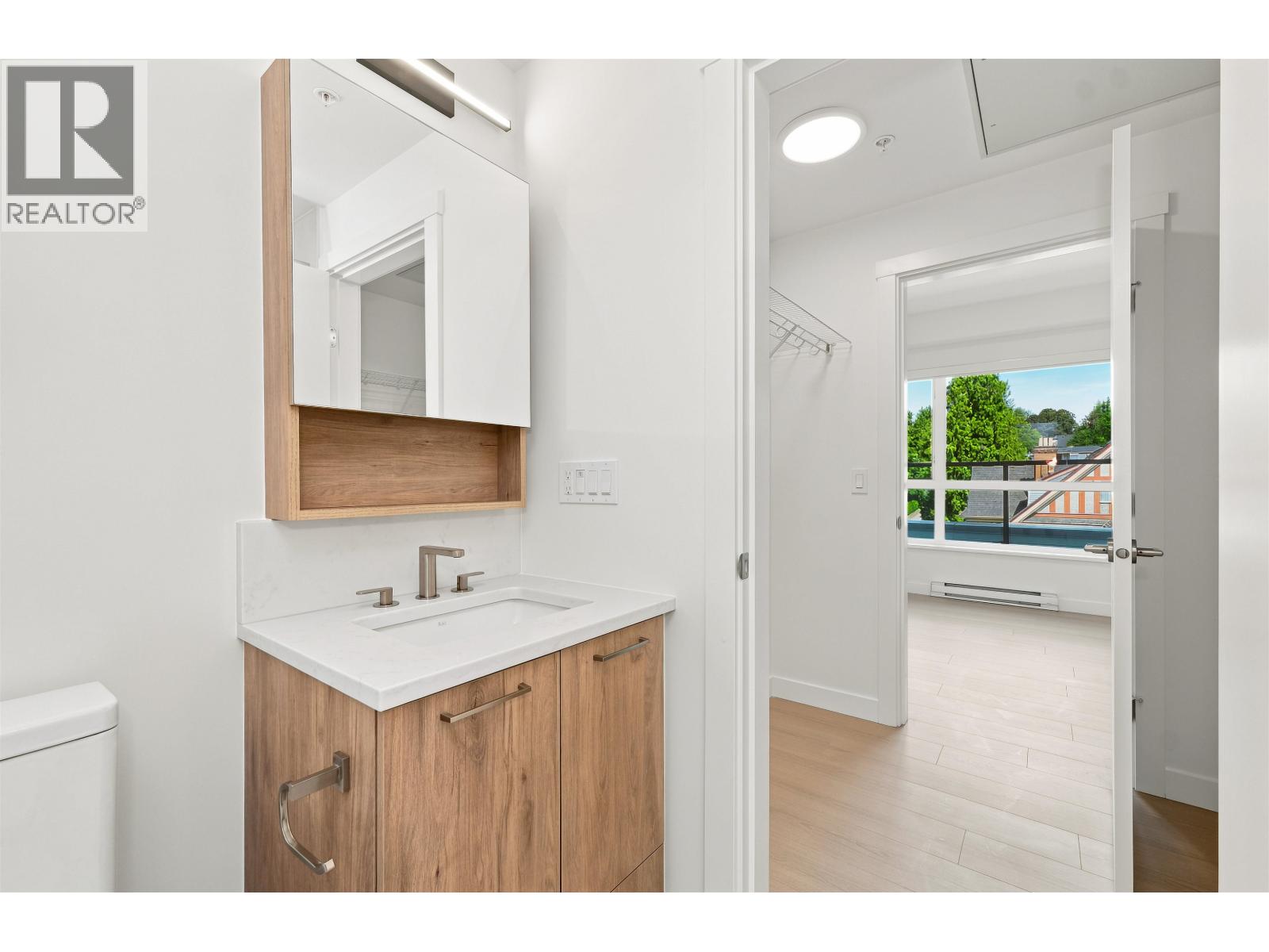 503 82 FIRST STREET, New Westminster - Image 1