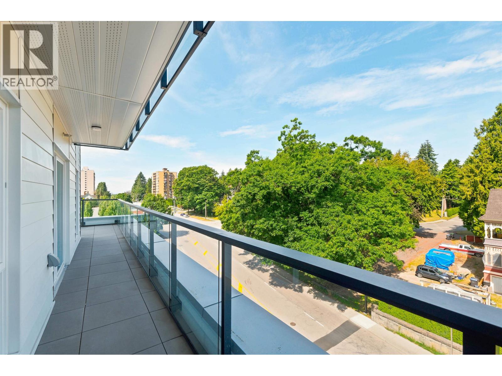 503 82 FIRST STREET, New Westminster - Image 1