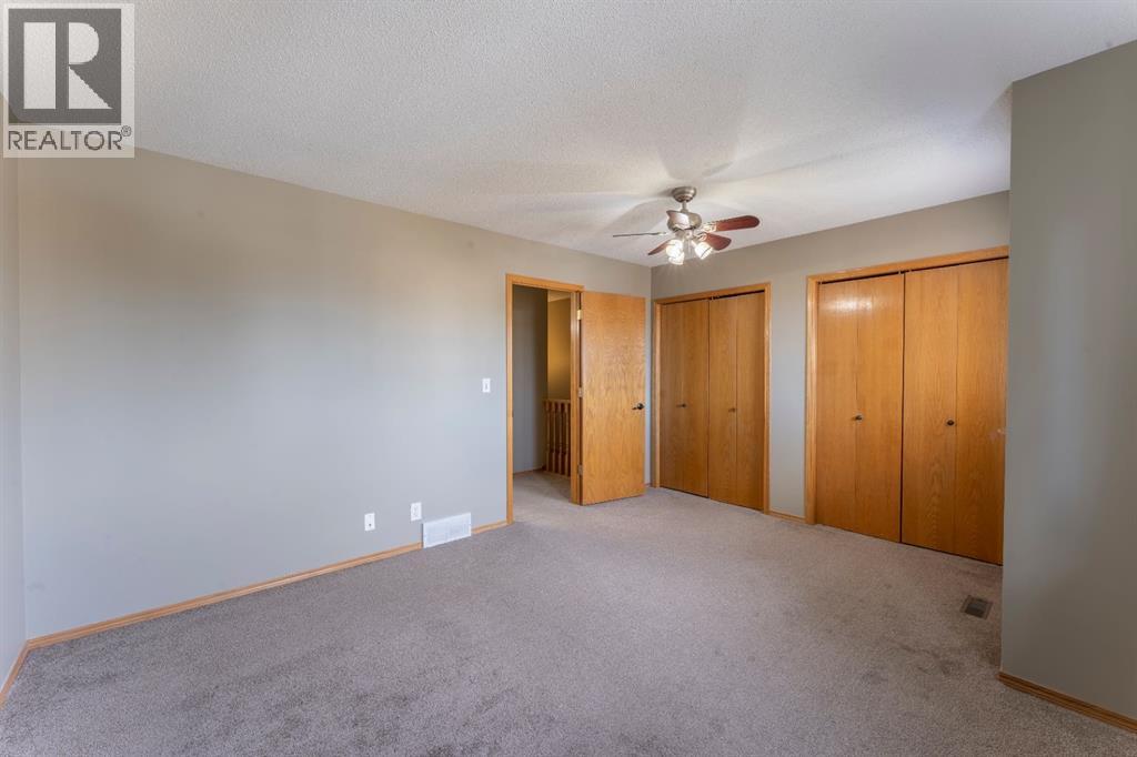 16 Davis Close, Red Deer — photo 21