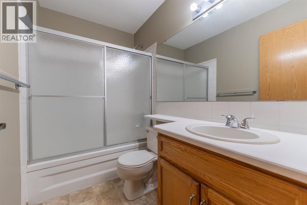 16 Davis Close, Red Deer — photo 23