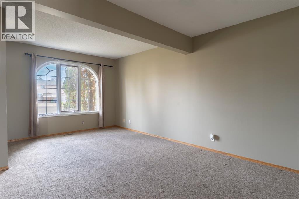 16 Davis Close, Red Deer — photo 16