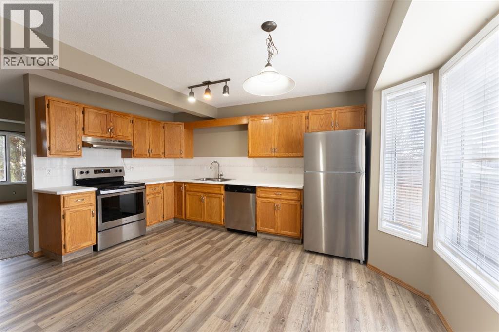 16 Davis Close, Red Deer — photo 18