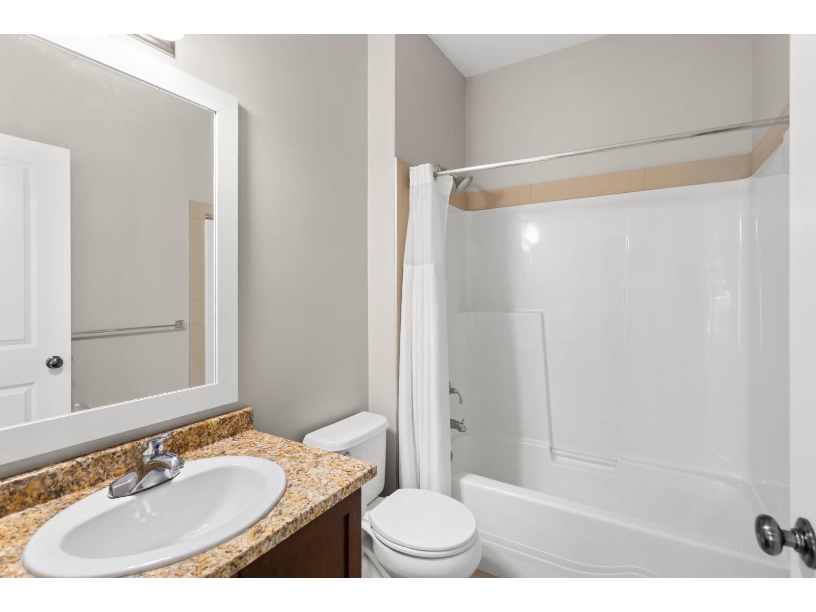 10 45137 NICOMEN CRESCENT, Garrison Crossing, Chilliwack - Image 1
